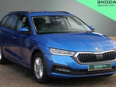 Race blue metallic Used 2022 Skoda Octavia SE Estate | £14,909 (Fair price)