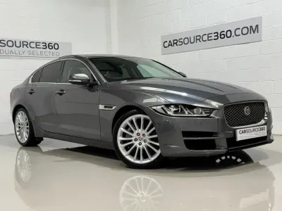 Używany Jaguar XE Portfolio 250 KM (183 kW) 2018 Szary Sedan/Limuzyna