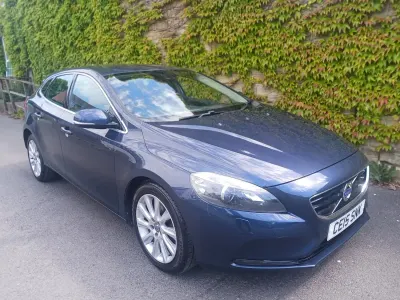 Used Volvo V40 SE Lux 115 HP (84 kW) 2015 Blue Hatchback