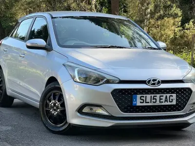 Used Hyundai i20 84 HP (61 kW) 2015 Silver Hatchback