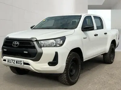 Used Toyota HiLux Active 150 HP (110 kW) 2022 White Pickup