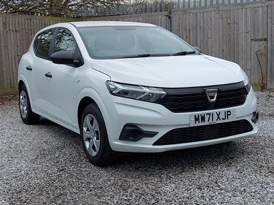 Used Dacia Sandero Essentiel 67 HP (49 kW) 2022 White Hatchback