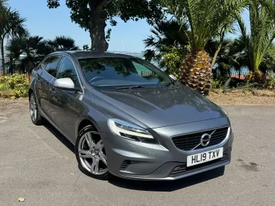 Used Volvo V40 R-Design 120 HP (88 kW) 2019 Grey Hatchback