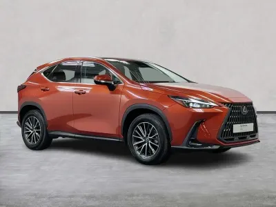 Usado Lexus NX350h 2024 Naranja Familiar