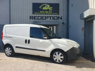Used Vauxhall Combo 95 HP (69 kW) 2017 White MPV