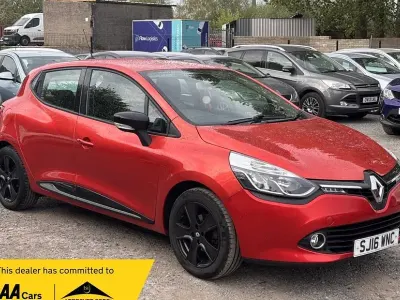 Used Renault Clio Dynamique 75 HP (55 kW) 2016 Red Hatchback