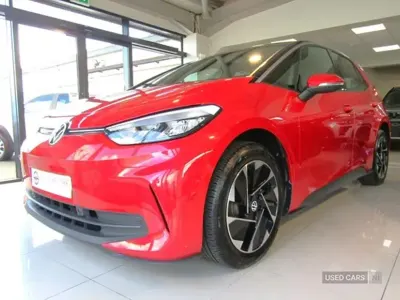 Begagnad VW ID.3 Pro 150 kW (204 HK) 2023 Röd Halvkombi