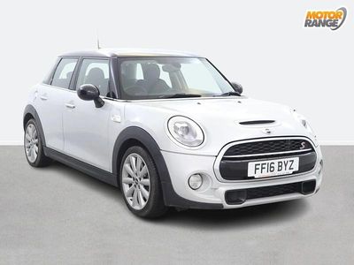 Usado Mini Cooper S Hatch 170 HP (125 kW) 2016 Prateado Citadino