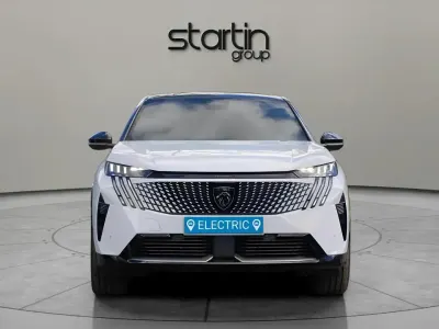 Usado Peugeot e-3008 GT 152 kW (207 CV) 2025 Blanco SUV