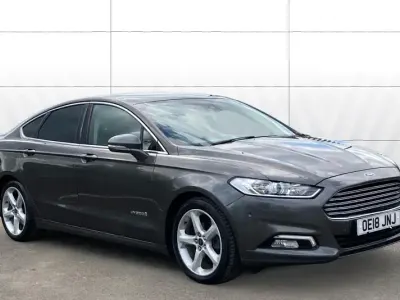 Begagnad Ford Mondeo Titanium 187 HK (137 kW) 2018 Grå Sedan