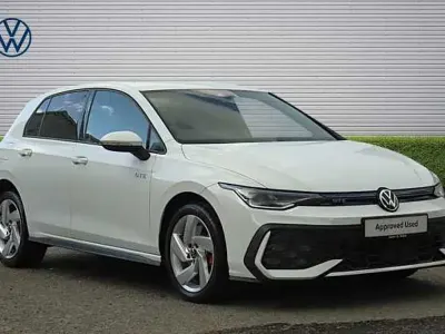 Second-hand VW Golf VIII GTE 272 CP (200 kW) 2024 Alb Hatchback