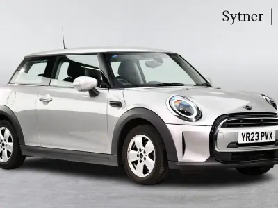 Begagnad Mini Cooper Classic 134 HK (98 kW) 2023 Silver Halvkombi
