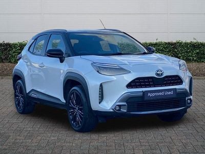 Used Toyota Yaris Hybrid 2021 White/black Hatchback