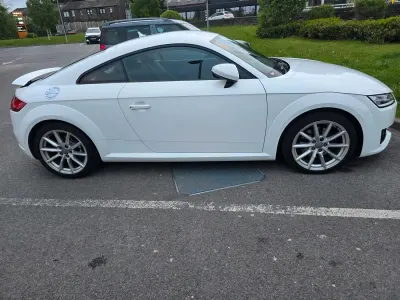 Begagnad Audi TT Sport 184 HK (135 kW) 2015 Vit Sportkupé