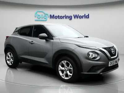 Usado Nissan Juke N-Connecta 113 CV (83 kW) 2022 Gris SUV