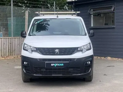 Used Peugeot Partner Premium 131 HP (96 kW) 2021 White MPV