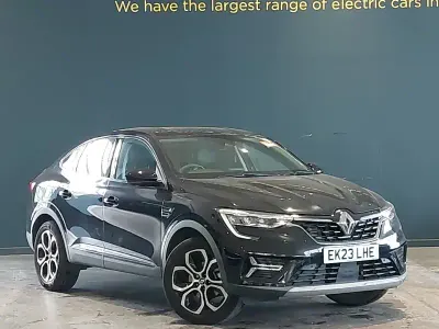 Begagnad Renault Arkana Version S 142 HK (104 kW) 2023 Svart SUV