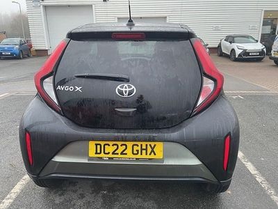 Used Toyota Aygo X 72 HP (52 kW) 2022 Cardamon green / black SUV
