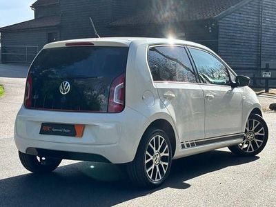 Używany VW up! Groove 75 KM (55 kW) 2014 Biały Hatchback