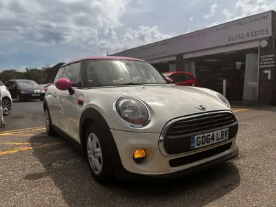 Used Mini ONE Hatch 102 HP (75 kW) 2015 White Hatchback