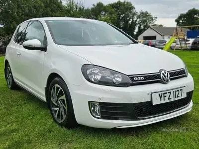 Used VW Golf VII Match 105 HP (77 kW) 2012 White Hatchback