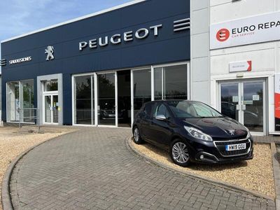used Peugeot 208 1.2 PURETECH SIGNATURE EURO 6 (S/S) 5DR PETROL FROM 2019 FROM RYDE (PO33 1QG) | SPOTICAR
