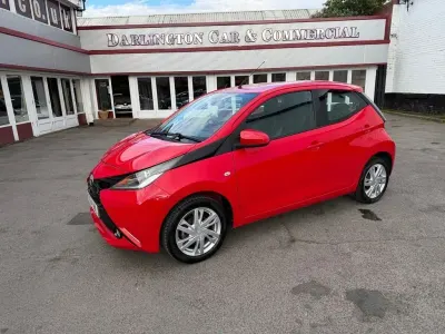 Used Toyota Aygo x-press 68 HP (50 kW) 2014 Red Hatchback