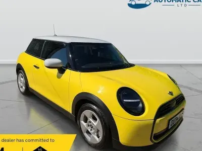 New Mini Cooper Classic 114 kW (156 HP) 2025 Yellow Hatchback