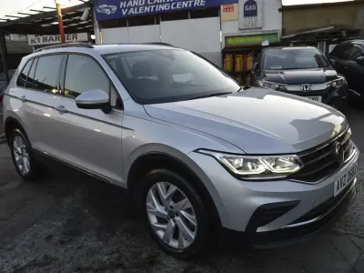 Begagnad VW Tiguan Life 245 HK (180 kW) 2022 Silver SUV