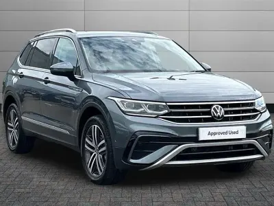 Used VW Tiguan Allspace Elegance 150 HP (110 kW) 2024 Platinum grey SUV