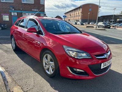 Used Vauxhall Astra SRi 165 HP (121 kW) 2013 Red Estate