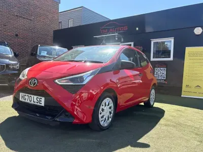 Used Toyota Aygo X-play 72 HP (52 kW) 2021 Red Hatchback