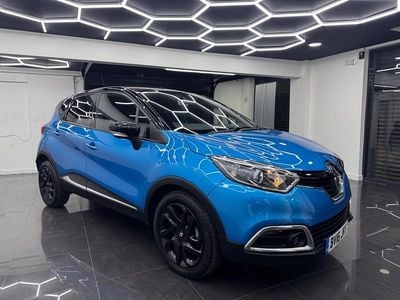 Used Renault Captur Dynamique 90 HP (66 kW) 2016 Blue/black SUV