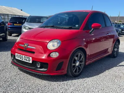 Begagnad Abarth 595 140 HK (102 kW) 2015 Röd Halvkombi