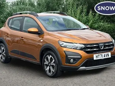 Begagnad Dacia Sandero Prestige 91 HK (66 kW) 2021 Orange Halvkombi