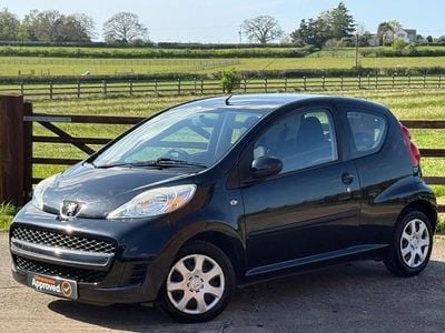 Begagnad Peugeot 107 68 HK (50 kW) 2010 Svart Halvkombi