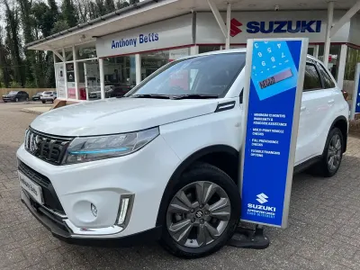 Begagnad Suzuki Vitara SZ-T 116 HK (85 kW) 2023 Vit SUV