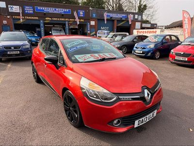 Used Renault Clio IV Dynamique 90 HP (66 kW) 2013 Red Hatchback