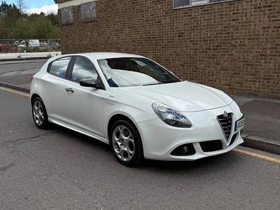 Used Alfa Romeo Giulietta Sprint 170 HP (125 kW) 2015 White Hatchback