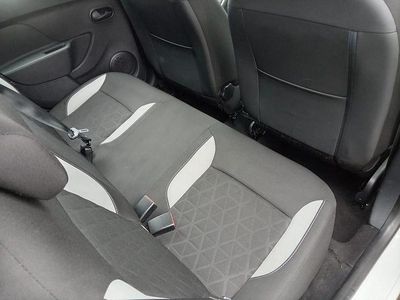Begagnad Dacia Sandero Lauréate 2015 Vit Halvkombi
