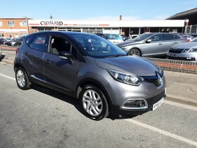 Used Renault Captur Dynamique 90 HP (66 kW) 2016 Grey and black SUV