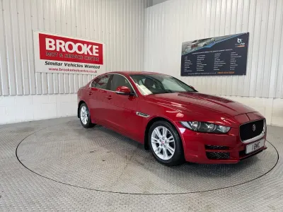 Used Jaguar XE Ingenium 200 HP (147 kW) 2017 Red Sedan