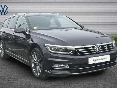Begagnad VW Passat R-line 240 HK (176 kW) 2018 Grå Kombi