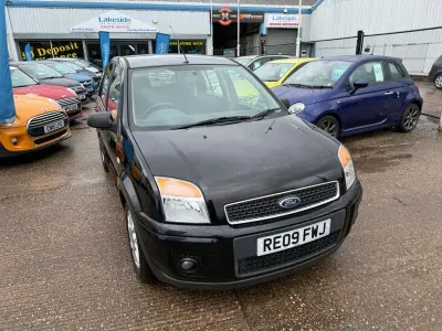 Used Ford Fusion Zetec 99 HP (72 kW) 2009 Black Hatchback