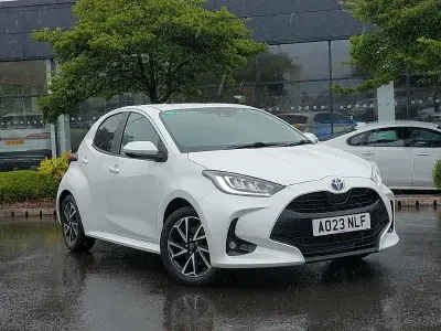 Used Toyota Yaris Design 116 HP (85 kW) 2023 White Hatchback