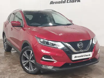 Used Nissan Qashqai N-Connecta 110 HP (80 kW) 2018 Red SUV