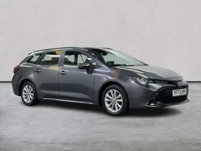 Usado Toyota Corolla 2023 Gris Familiar