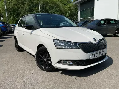 Used Skoda Fabia Colour Edition 70 HP (51 kW) 2021 White Hatchback