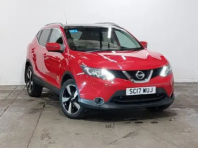 Used Nissan Qashqai N-Connecta 115 HP (84 kW) 2017 Red SUV