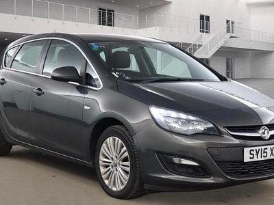 Used Vauxhall Astra Excite 110 HP (80 kW) 2015 Grey Hatchback